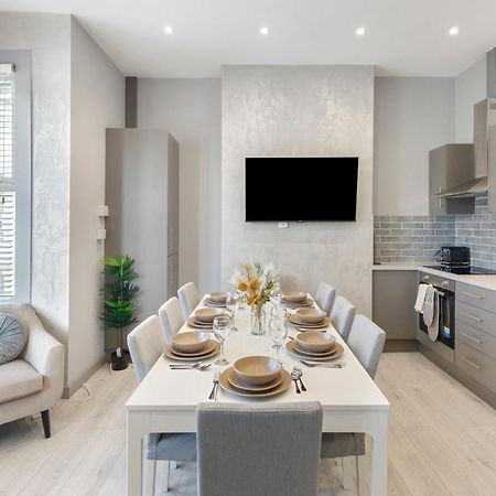 Wembley Luxury 3 Bedroom ลอนดอน ภายนอก รูปภาพ