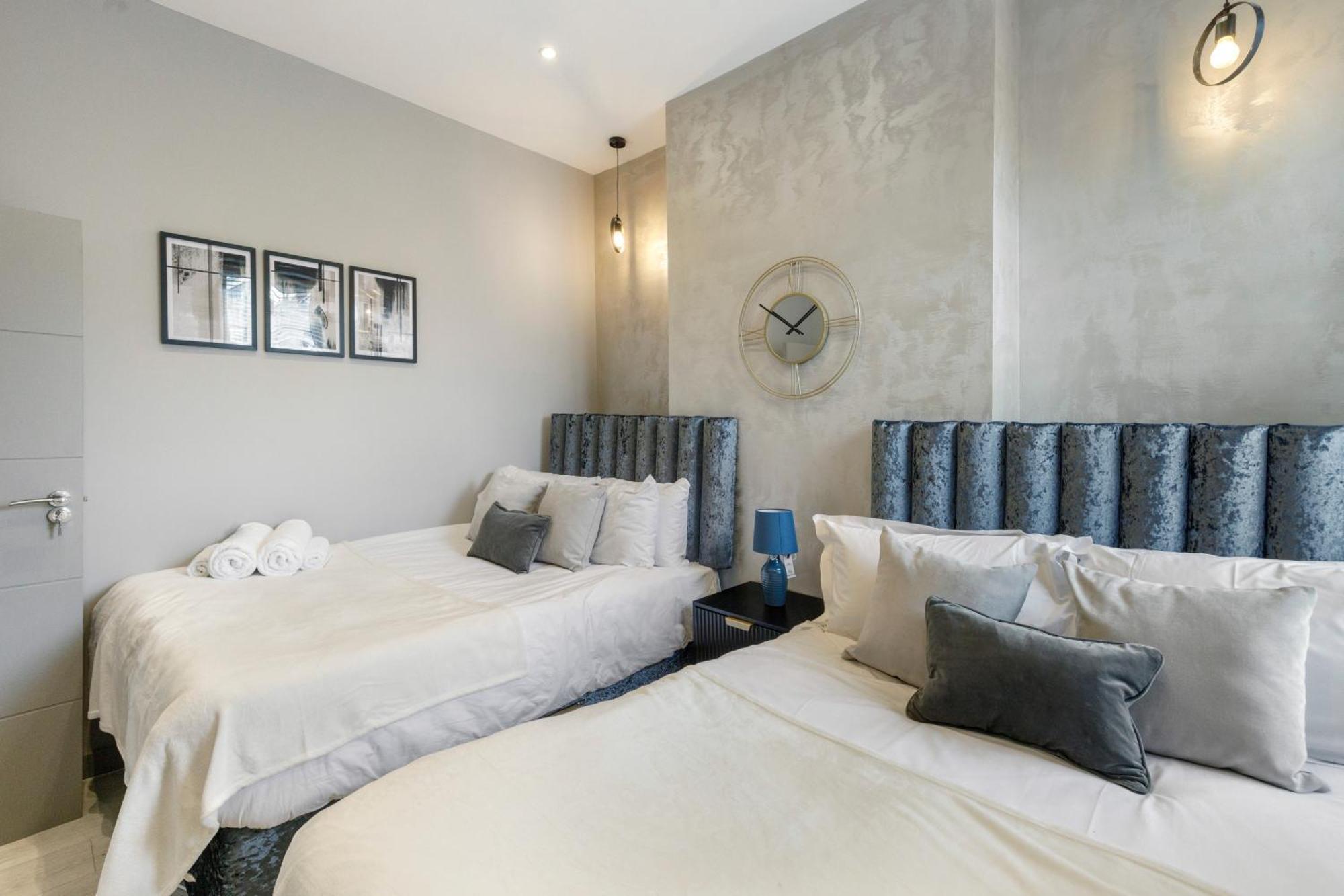 Wembley Luxury 3 Bedroom ลอนดอน ภายนอก รูปภาพ