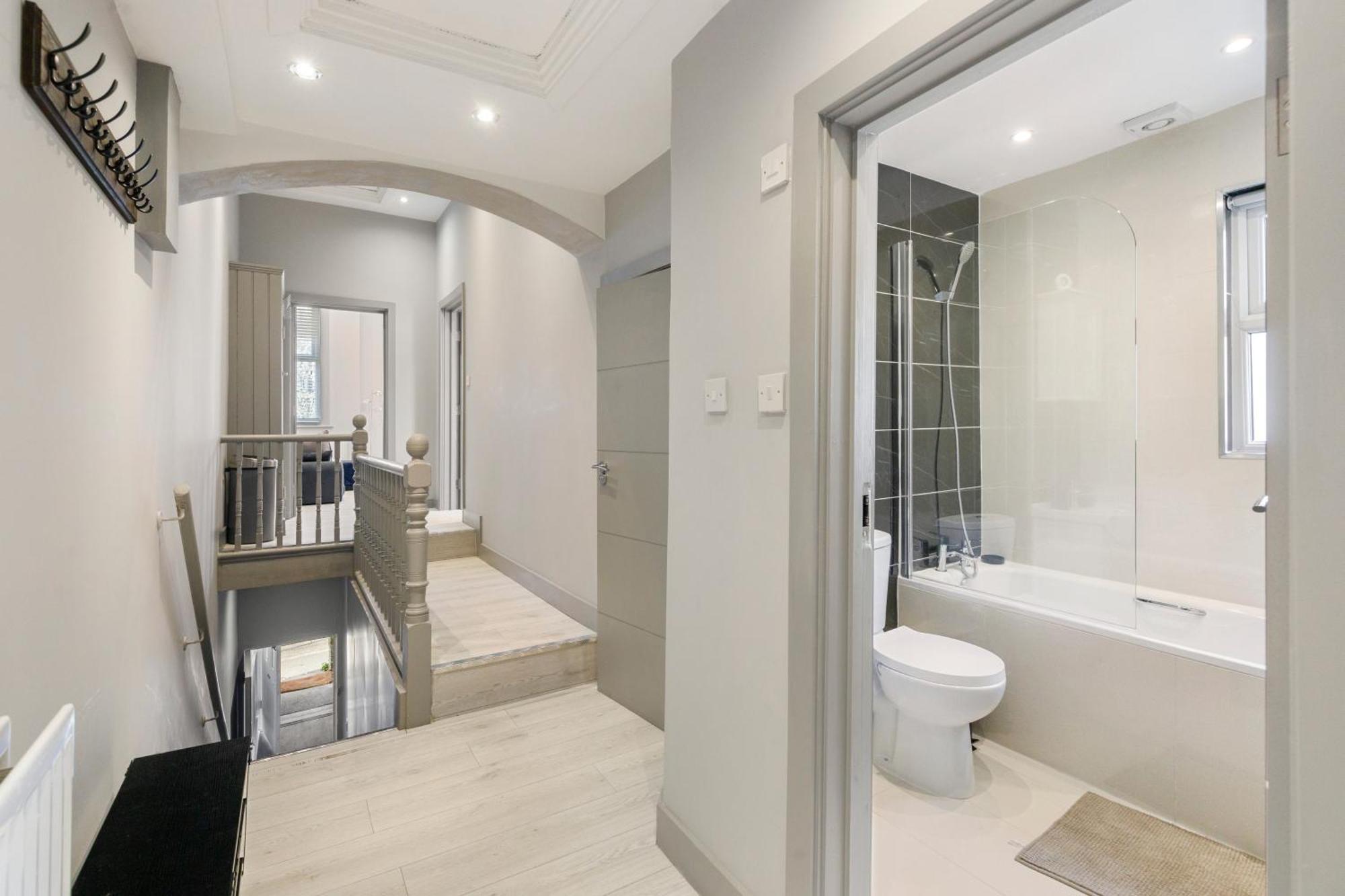 Wembley Luxury 3 Bedroom ลอนดอน ภายนอก รูปภาพ