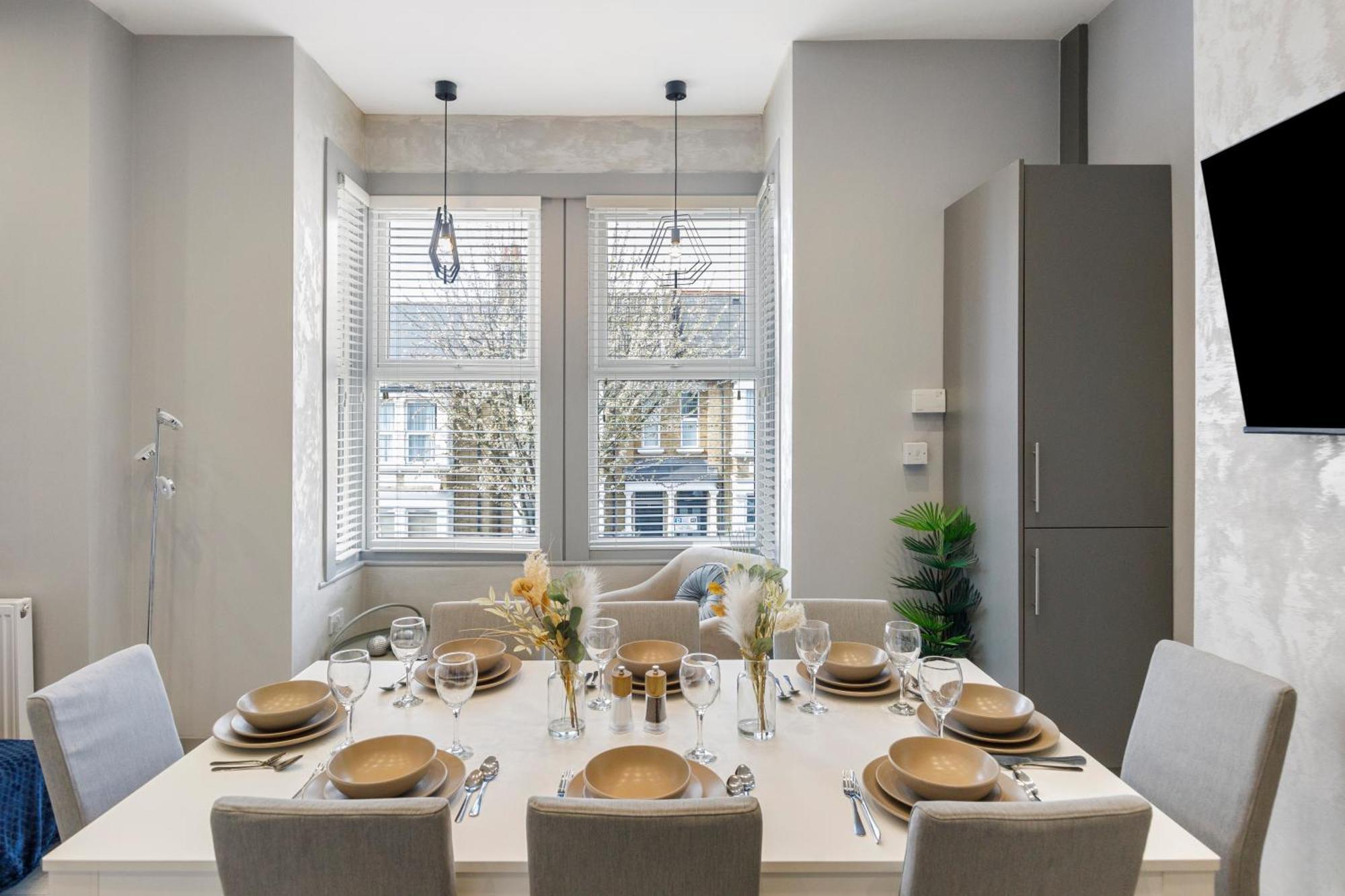 Wembley Luxury 3 Bedroom ลอนดอน ภายนอก รูปภาพ